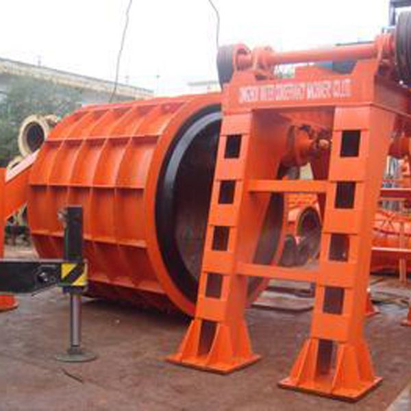 懸輥式水泥制管機